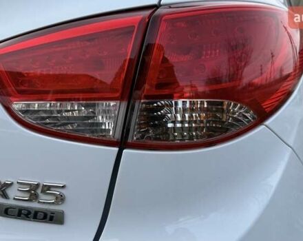 Белый Хендай их35, объемом двигателя 2 л и пробегом 235 тыс. км за 10999 $, фото 9 на Automoto.ua