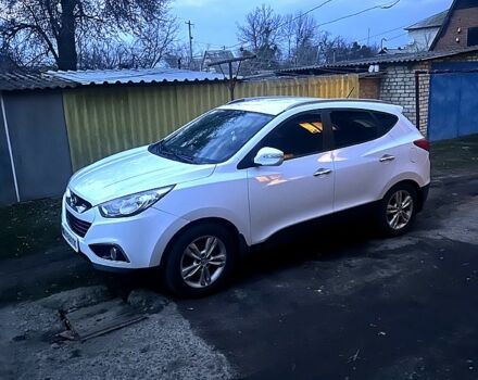 Белый Хендай их35, объемом двигателя 2 л и пробегом 208 тыс. км за 11500 $, фото 11 на Automoto.ua