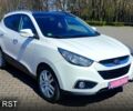 Белый Хендай их35, объемом двигателя 20 л и пробегом 193 тыс. км за 13850 $, фото 1 на Automoto.ua