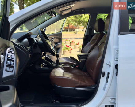 Хендай их35 2011 в Межгорье на Automoto.ua Белый Хендай их35, объемом двигателя 2 л и пробегом 235 тыс. км за 11100 $, фото 28 на Automoto.ua