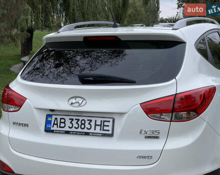 Белый Хендай их35, объемом двигателя 2.4 л и пробегом 118 тыс. км за 12900 $, фото 18 на Automoto.ua