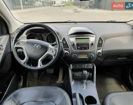 Білий Хендай іх35, об'ємом двигуна 2 л та пробігом 174 тис. км за 12300 $, фото 6 на Automoto.ua