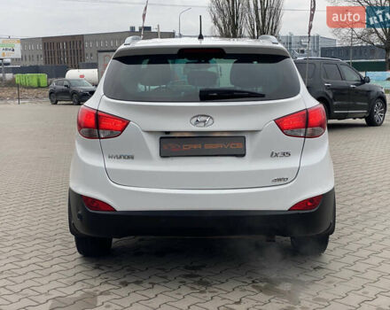 Белый Хендай их35, объемом двигателя 2 л и пробегом 145 тыс. км за 11500 $, фото 6 на Automoto.ua