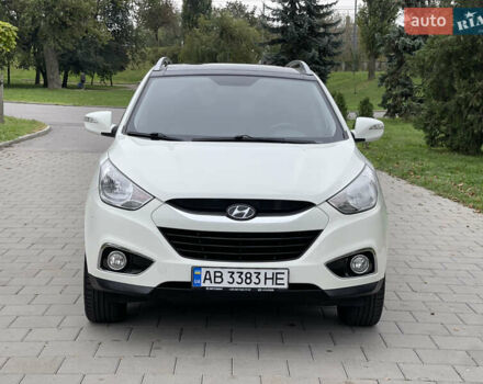 Белый Хендай их35, объемом двигателя 2.4 л и пробегом 118 тыс. км за 12900 $, фото 14 на Automoto.ua
