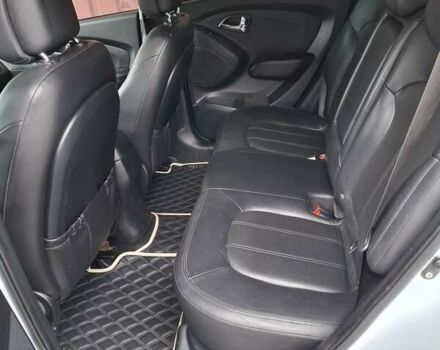 Белый Хендай их35, объемом двигателя 2 л и пробегом 184 тыс. км за 12400 $, фото 11 на Automoto.ua