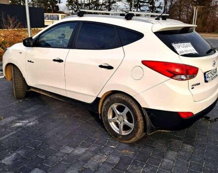 Белый Хендай их35, объемом двигателя 1.7 л и пробегом 217 тыс. км за 11500 $, фото 4 на Automoto.ua