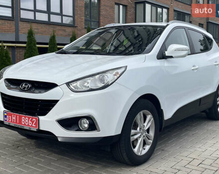 Белый Хендай их35, объемом двигателя 2 л и пробегом 193 тыс. км за 10550 $, фото 1 на Automoto.ua