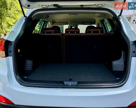 Хендай их35 2011 в Межгорье на Automoto.ua Белый Хендай их35, объемом двигателя 2 л и пробегом 235 тыс. км за 11100 $, фото 51 на Automoto.ua