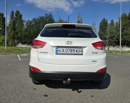 Белый Хендай их35, объемом двигателя 2 л и пробегом 220 тыс. км за 12200 $, фото 3 на Automoto.ua