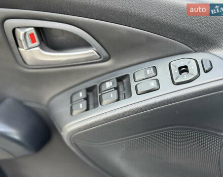 Хендай их35 2011 в Одессе на Automoto.ua Белый Хендай их35, объемом двигателя 2.4 л и пробегом 234 тыс. км за 11500 $, фото 24 на Automoto.ua