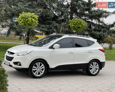 Белый Хендай их35, объемом двигателя 2.4 л и пробегом 118 тыс. км за 12900 $, фото 1 на Automoto.ua