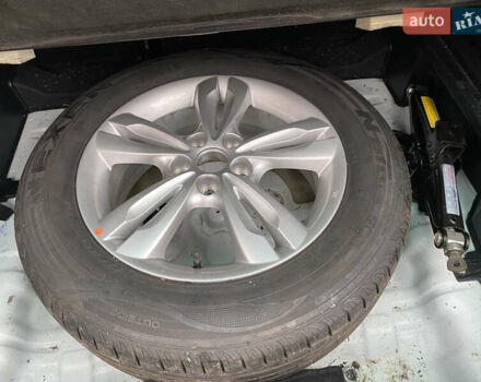 Белый Хендай их35, объемом двигателя 1.7 л и пробегом 258 тыс. км за 10900 $, фото 22 на Automoto.ua