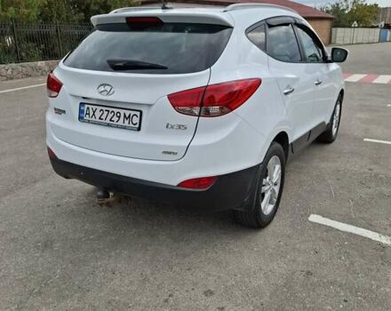 Белый Хендай их35, объемом двигателя 2 л и пробегом 184 тыс. км за 12400 $, фото 4 на Automoto.ua