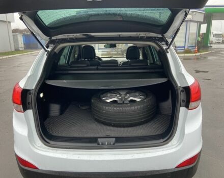 Білий Хендай іх35, об'ємом двигуна 2 л та пробігом 182 тис. км за 11999 $, фото 10 на Automoto.ua