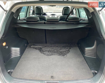 Белый Хендай их35, объемом двигателя 1.7 л и пробегом 258 тыс. км за 10900 $, фото 21 на Automoto.ua