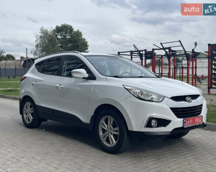 Белый Хендай их35, объемом двигателя 2 л и пробегом 193 тыс. км за 10550 $, фото 12 на Automoto.ua