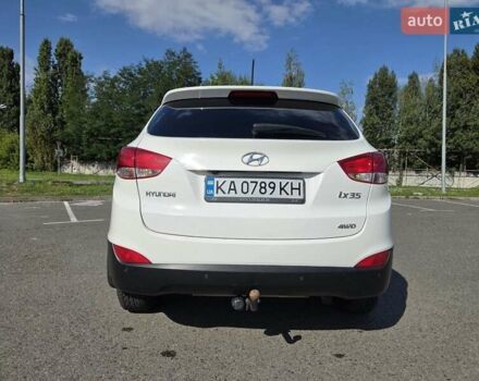 Белый Хендай их35, объемом двигателя 2 л и пробегом 180 тыс. км за 12200 $, фото 8 на Automoto.ua