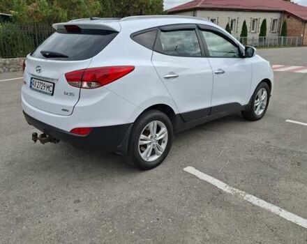 Белый Хендай их35, объемом двигателя 2 л и пробегом 184 тыс. км за 12400 $, фото 2 на Automoto.ua