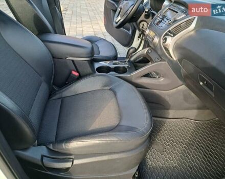 Білий Хендай іх35, об'ємом двигуна 2 л та пробігом 119 тис. км за 12600 $, фото 47 на Automoto.ua