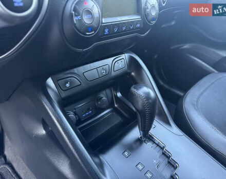 Хендай их35 2011 в Ровно на Automoto.ua Белый Хендай их35, объемом двигателя 2 л и пробегом 185 тыс. км за 13499 $, фото 22 на Automoto.ua