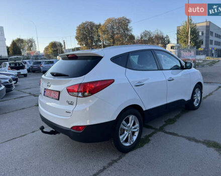 Хендай их35 2011 в Ровно на Automoto.ua Белый Хендай их35, объемом двигателя 2 л и пробегом 185 тыс. км за 13499 $, фото 6 на Automoto.ua