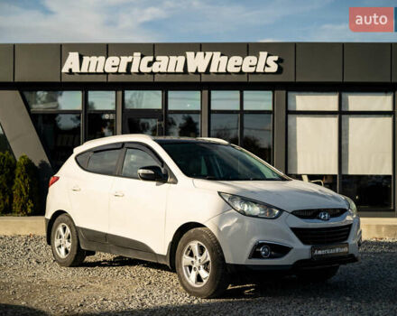 Белый Хендай их35, объемом двигателя 2 л и пробегом 300 тыс. км за 12900 $, фото 2 на Automoto.ua