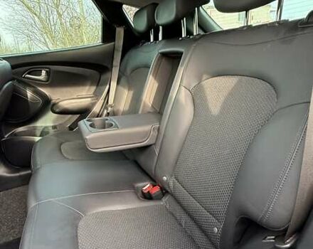 Белый Хендай их35, объемом двигателя 2 л и пробегом 235 тыс. км за 10999 $, фото 37 на Automoto.ua