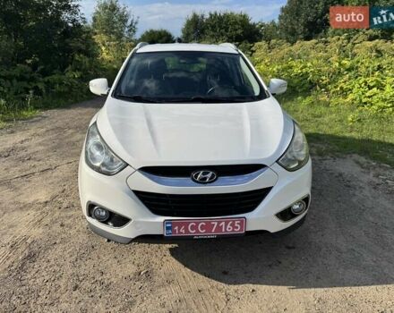 Белый Хендай их35, объемом двигателя 1.7 л и пробегом 289 тыс. км за 9400 $, фото 10 на Automoto.ua
