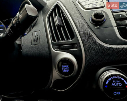 Белый Хендай их35, объемом двигателя 2 л и пробегом 178 тыс. км за 11900 $, фото 64 на Automoto.ua