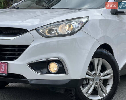 Белый Хендай их35, объемом двигателя 2 л и пробегом 172 тыс. км за 14900 $, фото 27 на Automoto.ua