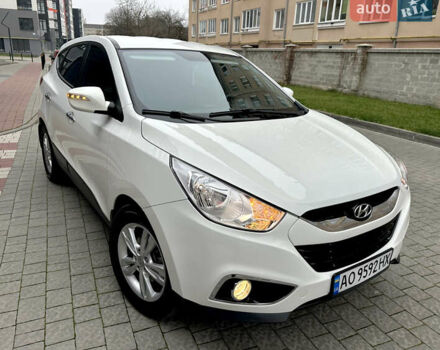 Белый Хендай их35, объемом двигателя 2 л и пробегом 178 тыс. км за 11900 $, фото 7 на Automoto.ua