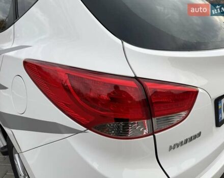 Білий Хендай іх35, об'ємом двигуна 2 л та пробігом 132 тис. км за 9999 $, фото 19 на Automoto.ua