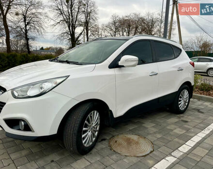 Белый Хендай их35, объемом двигателя 2 л и пробегом 168 тыс. км за 11800 $, фото 9 на Automoto.ua