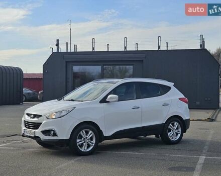 Белый Хендай их35, объемом двигателя 2 л и пробегом 137 тыс. км за 12600 $, фото 34 на Automoto.ua