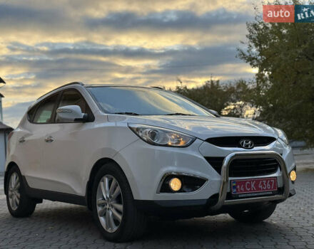 Белый Хендай их35, объемом двигателя 2 л и пробегом 204 тыс. км за 13950 $, фото 5 на Automoto.ua