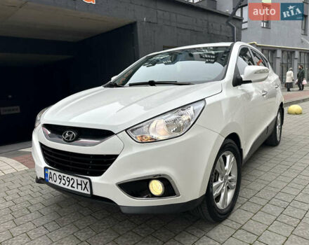 Белый Хендай их35, объемом двигателя 2 л и пробегом 178 тыс. км за 11900 $, фото 1 на Automoto.ua