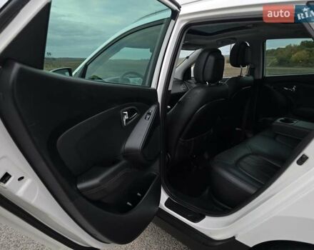 Белый Хендай их35, объемом двигателя 2 л и пробегом 211 тыс. км за 12999 $, фото 47 на Automoto.ua