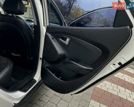 Белый Хендай их35, объемом двигателя 2 л и пробегом 178 тыс. км за 11900 $, фото 49 на Automoto.ua