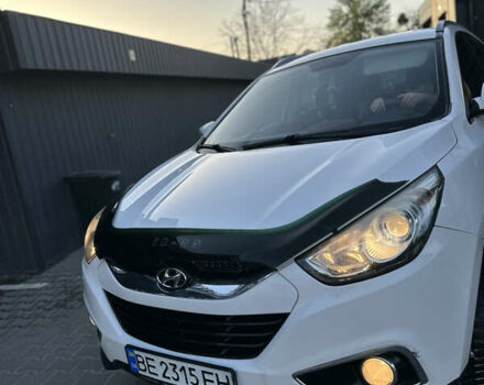 Белый Хендай их35, объемом двигателя 2 л и пробегом 180 тыс. км за 12000 $, фото 1 на Automoto.ua