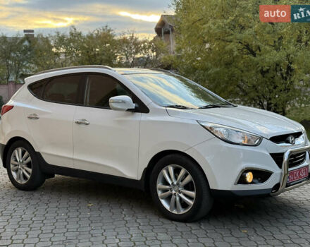 Белый Хендай их35, объемом двигателя 2 л и пробегом 204 тыс. км за 13950 $, фото 9 на Automoto.ua