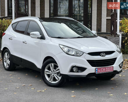 Белый Хендай их35, объемом двигателя 2 л и пробегом 172 тыс. км за 14900 $, фото 26 на Automoto.ua