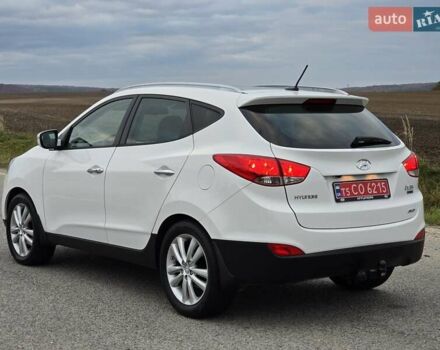Белый Хендай их35, объемом двигателя 2 л и пробегом 211 тыс. км за 12999 $, фото 7 на Automoto.ua