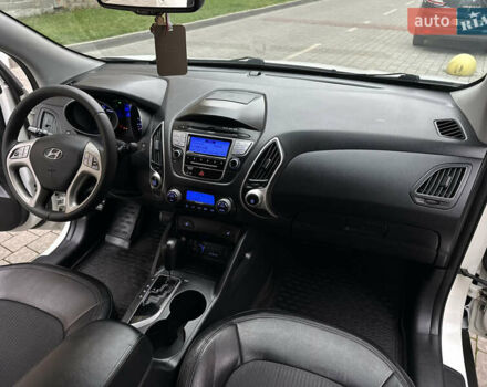 Белый Хендай их35, объемом двигателя 2 л и пробегом 178 тыс. км за 11900 $, фото 57 на Automoto.ua