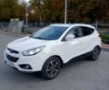 Белый Хендай их35, объемом двигателя 2 л и пробегом 202 тыс. км за 12200 $, фото 1 на Automoto.ua