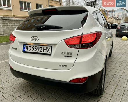 Белый Хендай их35, объемом двигателя 2 л и пробегом 178 тыс. км за 11900 $, фото 83 на Automoto.ua