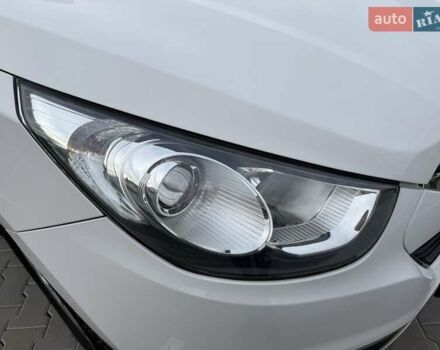 Білий Хендай іх35, об'ємом двигуна 2 л та пробігом 133 тис. км за 9600 $, фото 13 на Automoto.ua