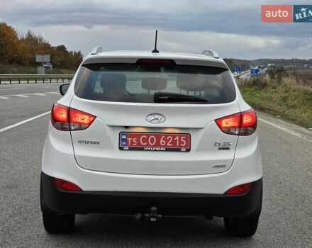 Белый Хендай их35, объемом двигателя 2 л и пробегом 211 тыс. км за 12999 $, фото 8 на Automoto.ua