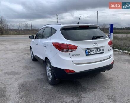 Белый Хендай их35, объемом двигателя 2 л и пробегом 143 тыс. км за 13700 $, фото 2 на Automoto.ua