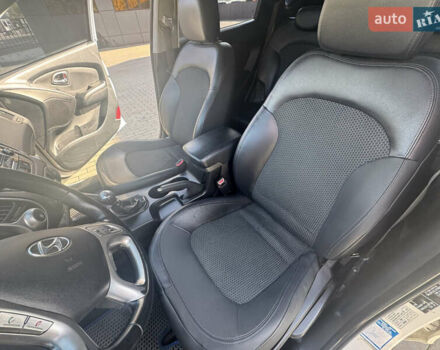 Білий Хендай іх35, об'ємом двигуна 1.69 л та пробігом 248 тис. км за 11450 $, фото 21 на Automoto.ua