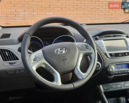 Белый Хендай их35, объемом двигателя 2 л и пробегом 137 тыс. км за 12600 $, фото 43 на Automoto.ua